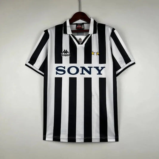 Camiseta retro de local de la JUVENTUS 1996-97